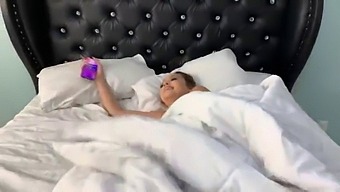 Hd-Video, In Dem Ich Die Enge Muschi Meiner Freundin Fingere