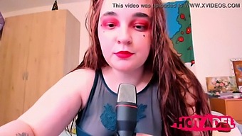 Molliger Teen Mit Roten Haaren Gibt Sich Einer Foodshow Hin Und Wird Dabei Erregt