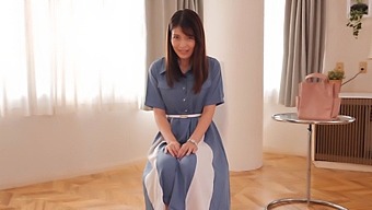 成島さとみの初めての人妻撮影:特集付きのドキュメンタリー