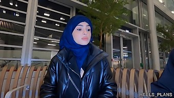 Nadja, Wanita Iran Berjilbab, Melakukan Seks Anal Di Toilet Dan Lorong Sebagai Bagian Dari Pembayaran Tiket Pesawat