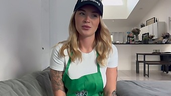 Barista Hat Sex Mit Anderen Männern, Während Ihr Freund Bei Der Arbeit Ist.