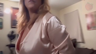 Stepmom Comes Around (Custom Order) - Classy & Gassy 继母上门服务